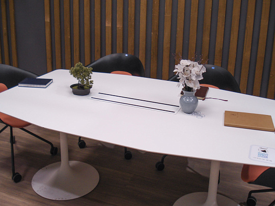 Стол для переговоров ЛДСП Белый