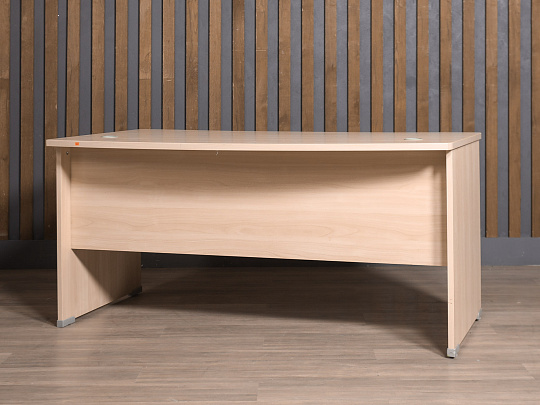 Стол руководителя ЛДСП Клен