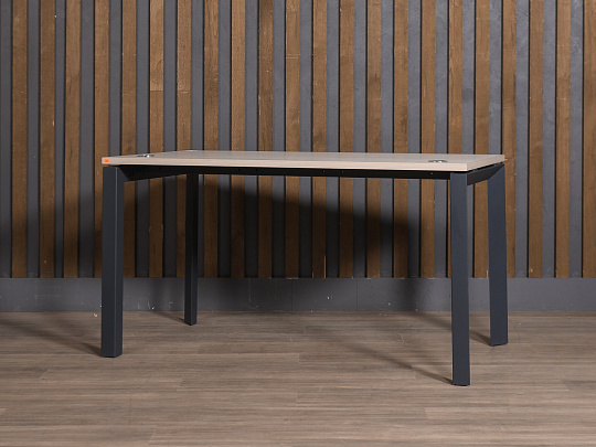 Стол прямоугольный ONIX ЛДСП Дуб Россия