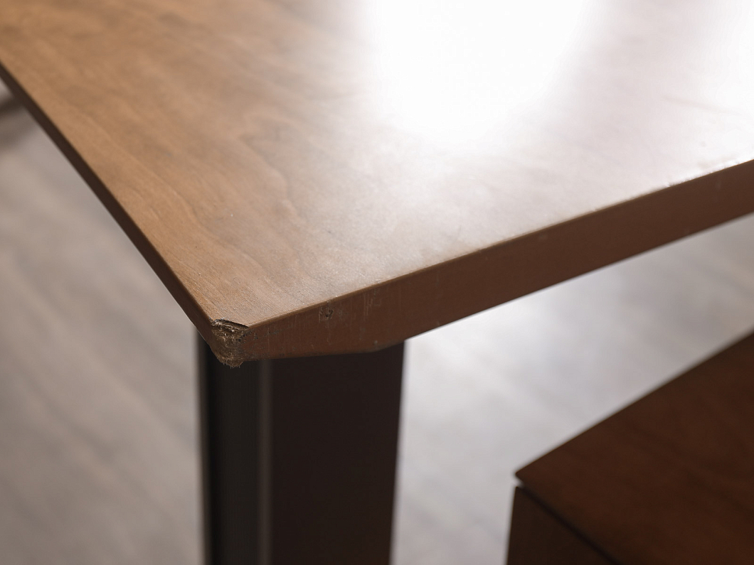 Стол с тумбой Steelcase ЛДСП Орех США (СРТОР-251025)