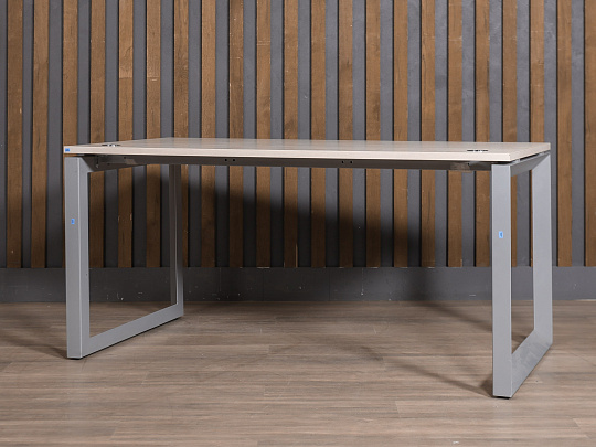 Стол прямоугольный ONIX ЛДСП Дуб Россия