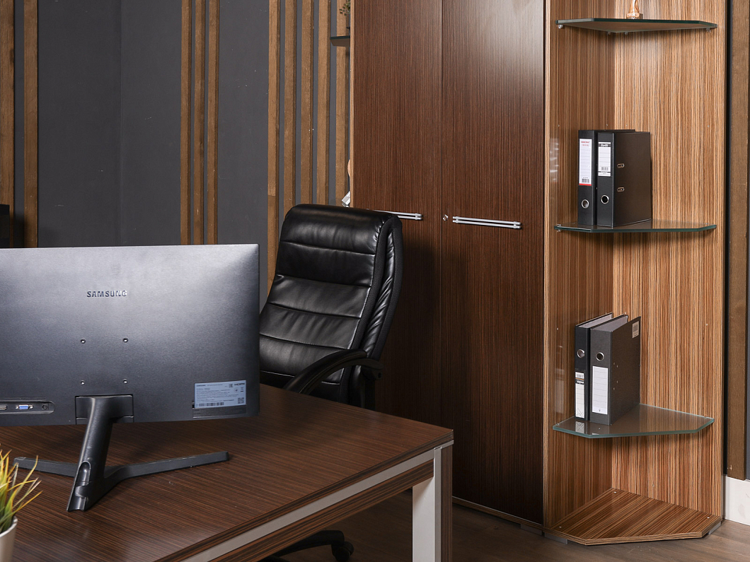 Кабинет руководителя ЛДСП Орех (КРЗБОР-100925)