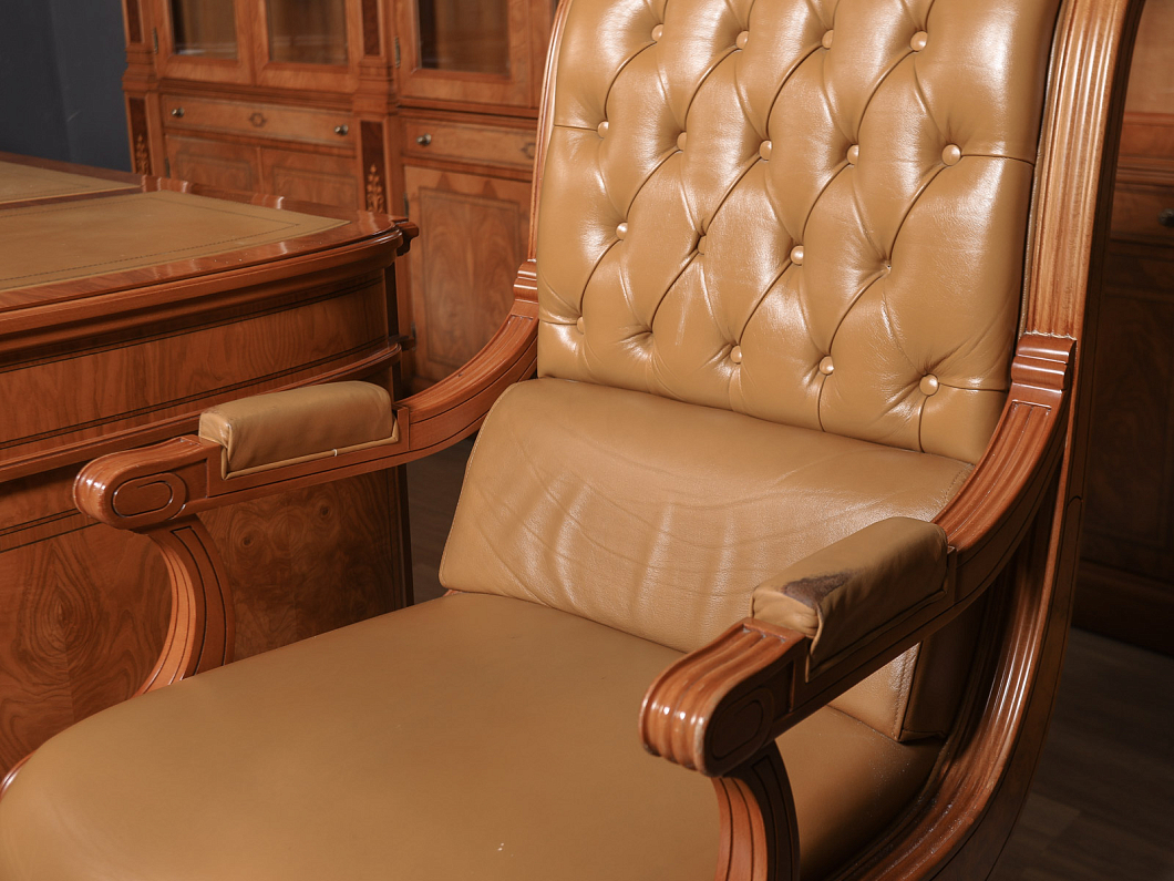 Кабинет руководителя Vicente Zaragoza Royal Массив Ольха Испания (КРОХ-271125)