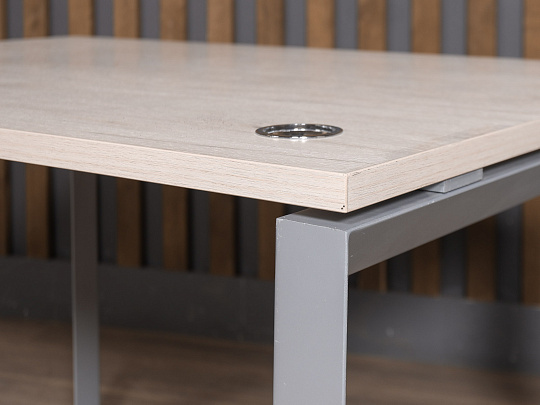 Стол прямоугольный ONIX ЛДСП Дуб Россия