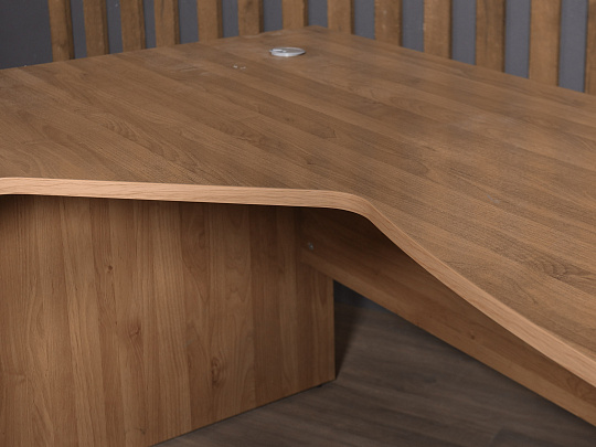 Стол эргономичный ЛДСП Орех