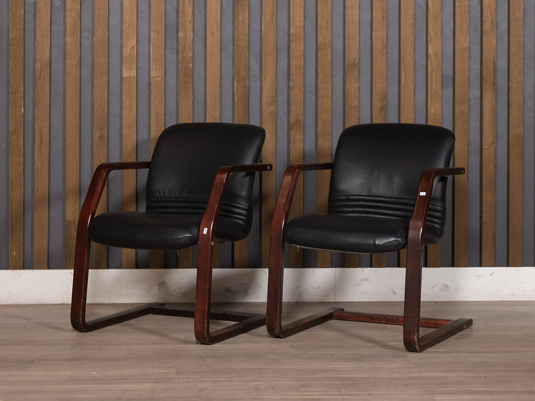 Конференц-кресло Искусственная кожа Чёрный Импорт (КФЭЧ2-090725)