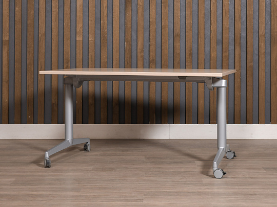 Стол прямоугольный Steelcase ЛДСП Дуб Германия