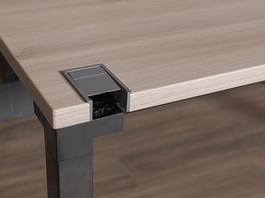 Стол прямоугольный Steelcase ЛДСП Дуб США