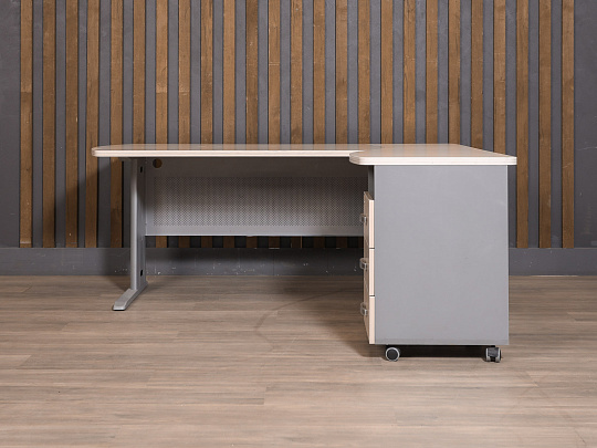 Стол с тумбой Berlin ЛДСП Дуб Россия