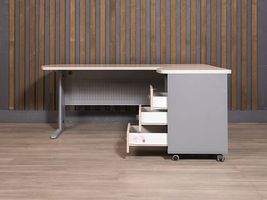 Стол с тумбой Berlin ЛДСП Дуб Россия