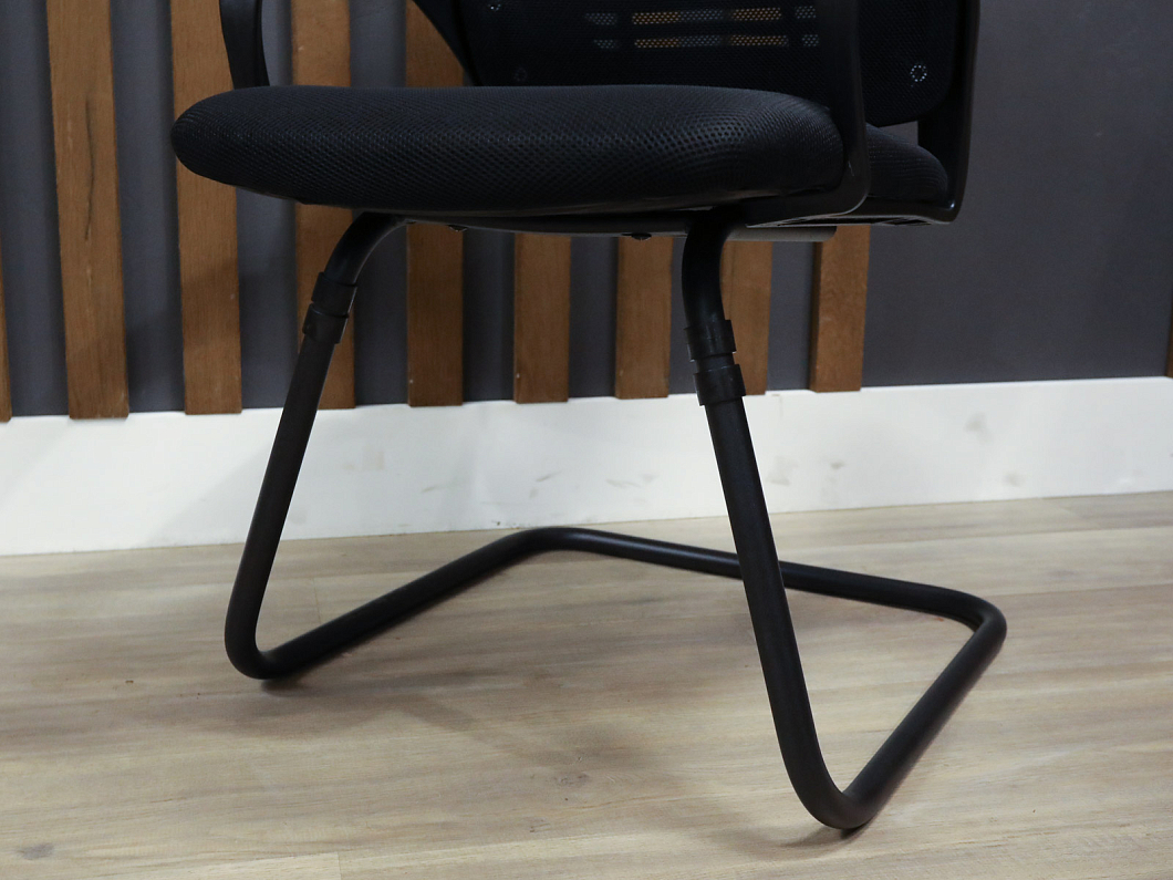 Конференц-кресло OLSS Ирис Ткань Чёрный Россия (КФТЧ-ИРИС)