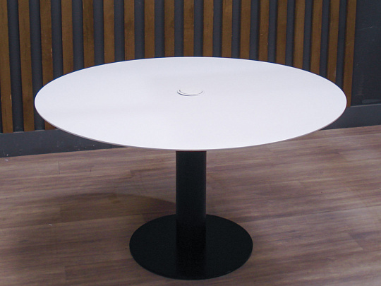 Стол для переговоров ЛДСП Белый