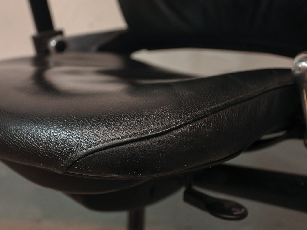 Кресло руководителя Steelcase Leap V2 Кожа Чёрный Франция (КРКЧ-260626)