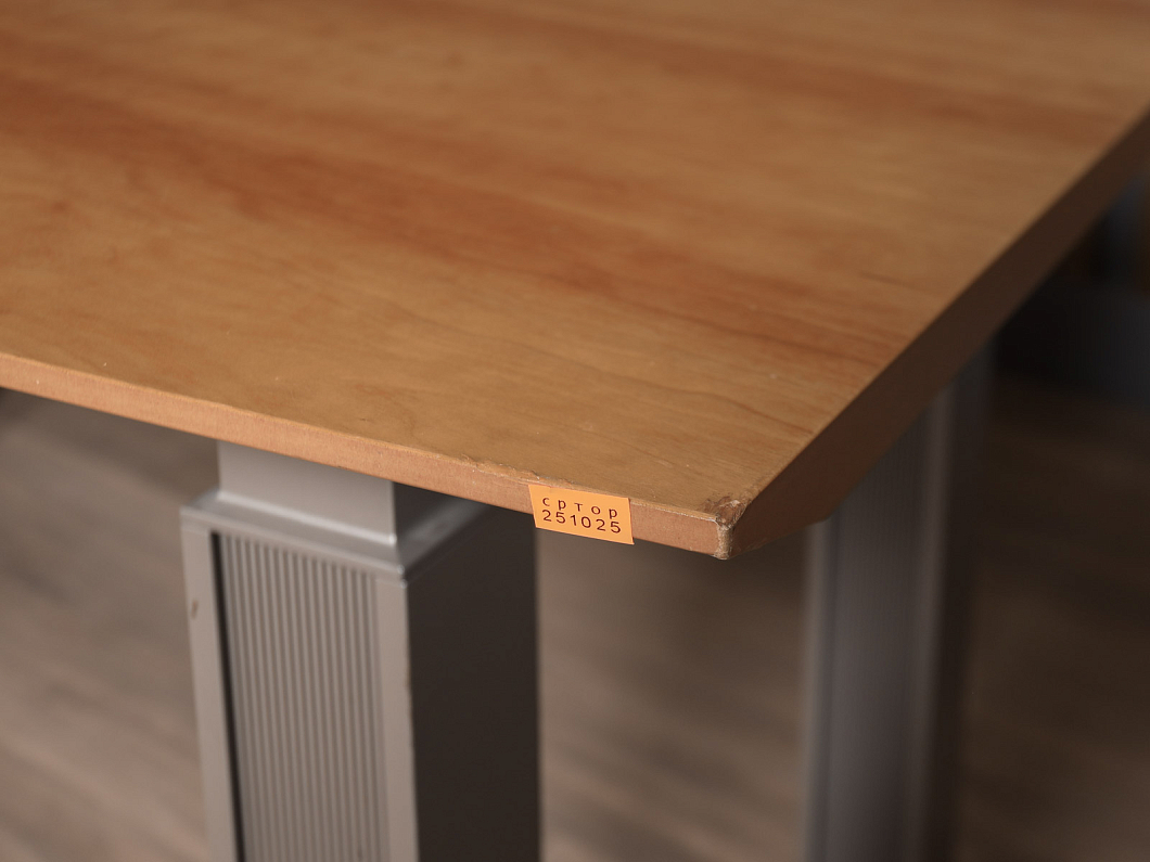 Стол с тумбой Steelcase ЛДСП Орех США (СРТОР-251025)