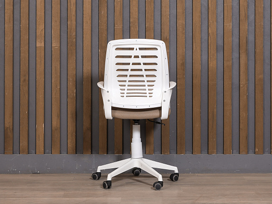 Офисное кресло OLSS Ирис Искусственная кожа Бежевый Россия