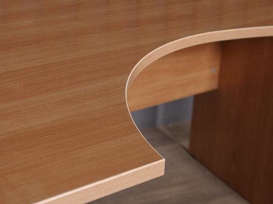 Стол эргономичный ЛДСП Орех