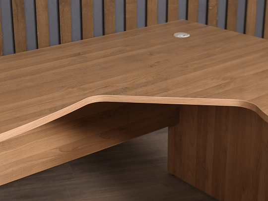 Стол эргономичный ЛДСП Ольха