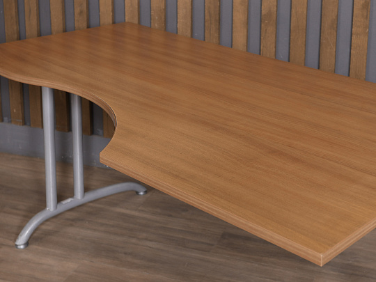 Стол эргономичный ЛДСП Ольха