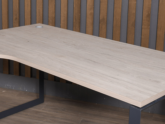 Стол эргономичный ONIX ЛДСП Дуб Россия