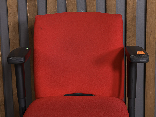 Офисное кресло Comforto Ткань Красный США