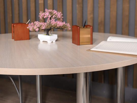 Стол для переговоров ЛДСП Клен