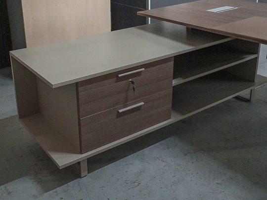 Кабинет руководителя UFFIX Essence ЛДСП Ясень шимо Италия